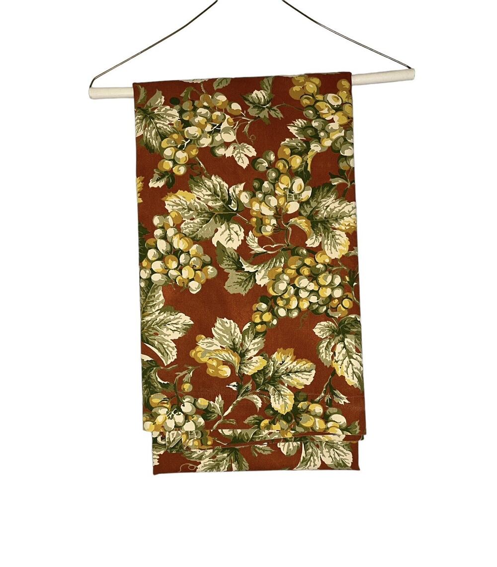 William Sonoma Toscana Grapes Tablecloth 68 x 90 Tuscan Red Made in Italy